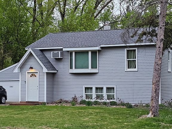 3rd image of 2261 Hillview Rd
