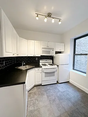 Rented by City Connections Realty | media 12