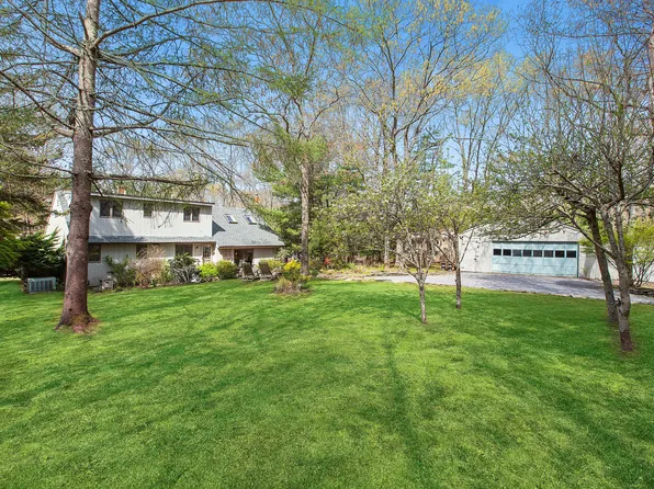 19 Widgeon Ln, Sag Harbor, NY 11963
