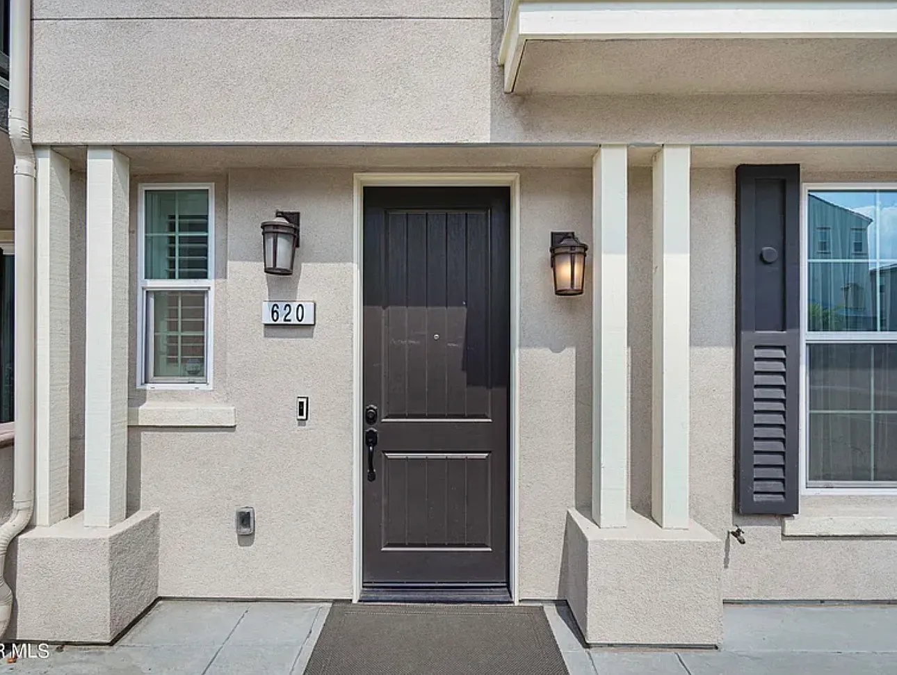 4 bed, 3.5 bath, 1927 sqft, $4,500 — Photo 4