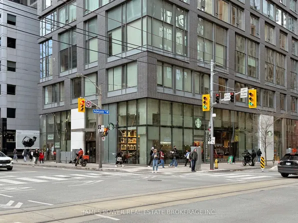 101 Peter St W #709, Toronto, ON M5V 0G6