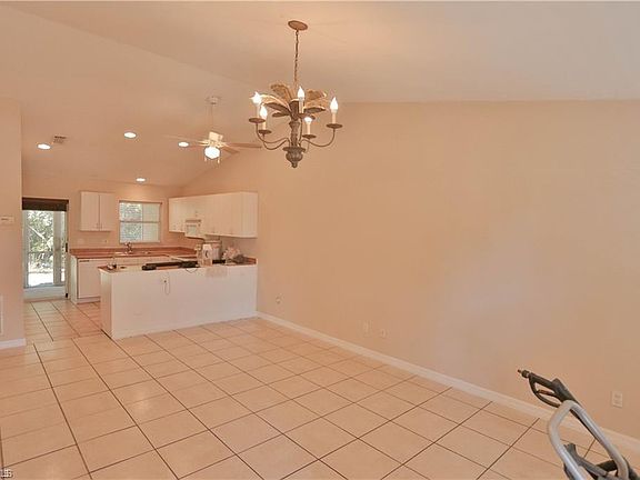 3rd image of 19168 Miami Blvd