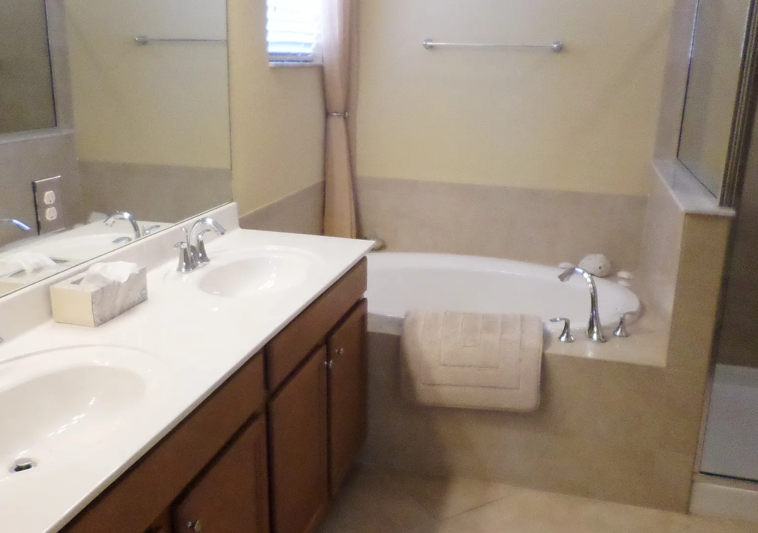 3 bed, 2025 sqft, $5,100 — Photo 4
