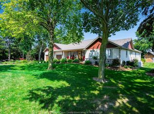 1568 Gore Rd, Essex, ON N0R 1G0