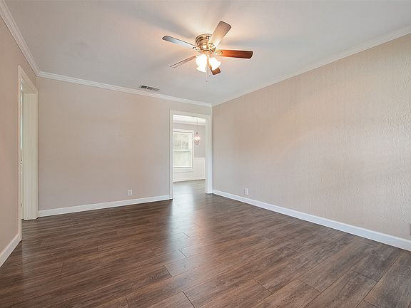 5th image of 4913 Calmont Ave