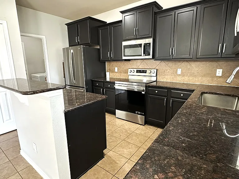 2303 Scott Dr — Photo 10