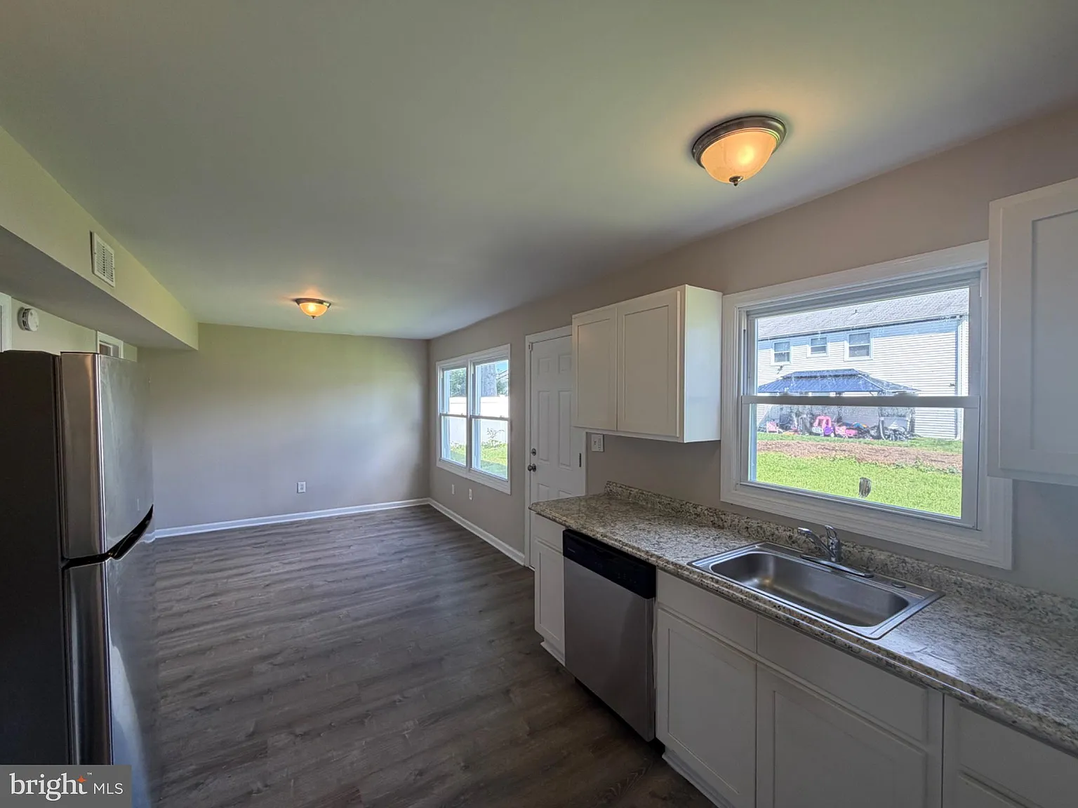 4 bed, 2.5 bath, 2000 sqft, $2,500 — Photo 4