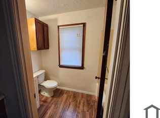107 S Shamrock St #C, East Alton, IL 62024