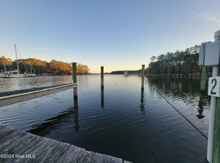 258 Port Drive, Oriental, NC 28571