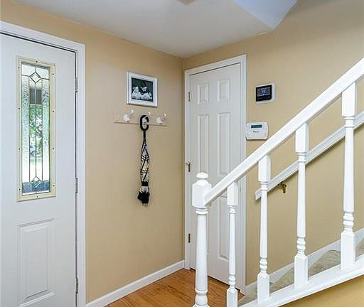 4th image of 345 Woodlawn Dr