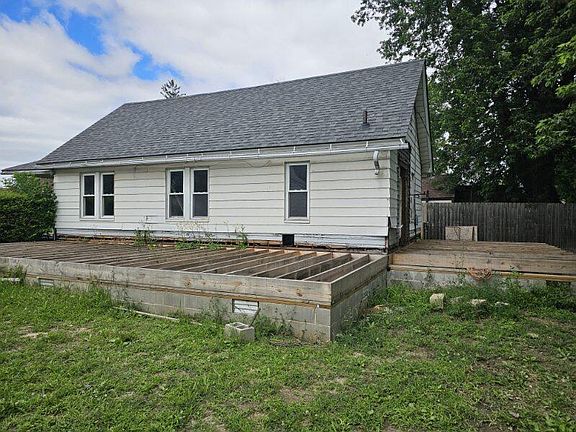 4th image of 29910 Maplegrove St