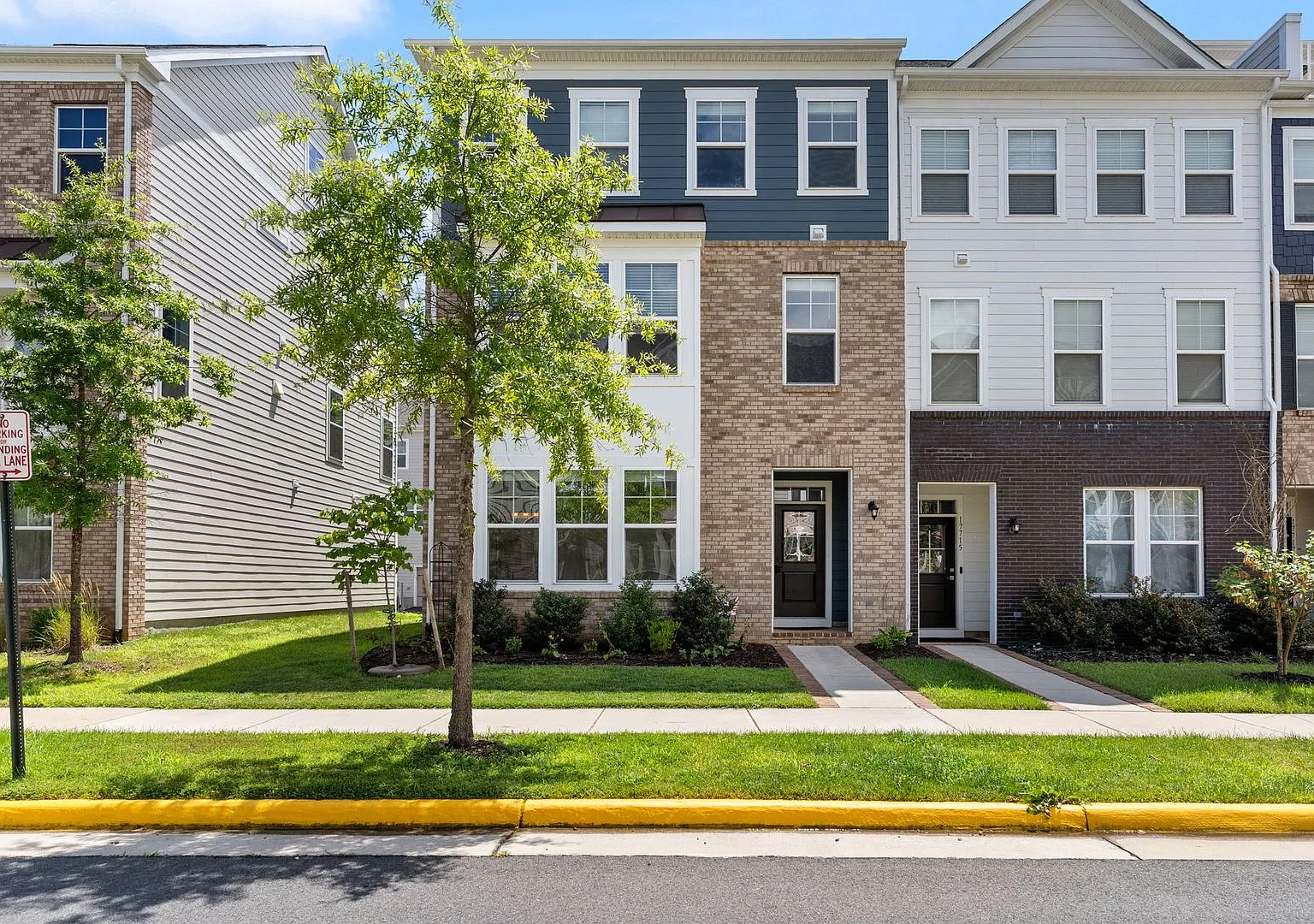 Modern Potomac Shores Home with Resort-Style Amenities — Photo 1