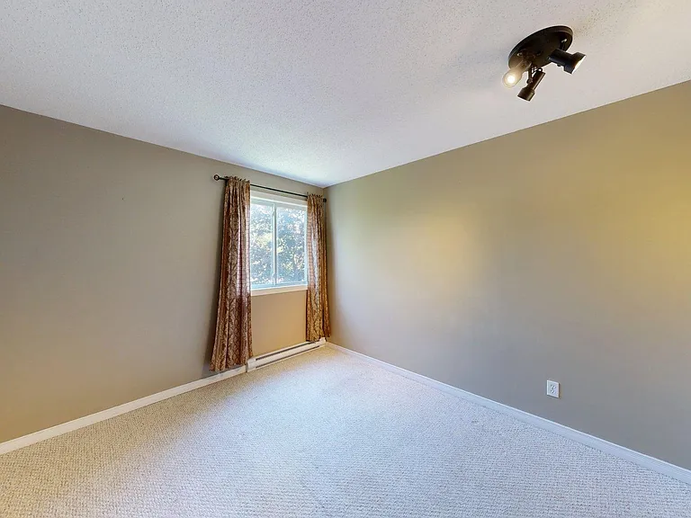 729 Deveron Cres #208 — Photo 15