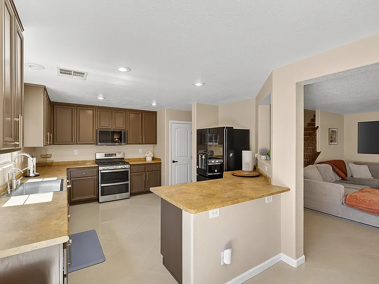 10847 Iona Island Ave — Photo 7