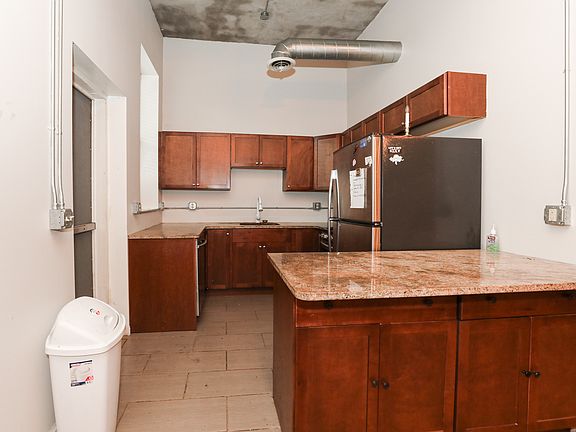 5th image of 74 Carroll St #5