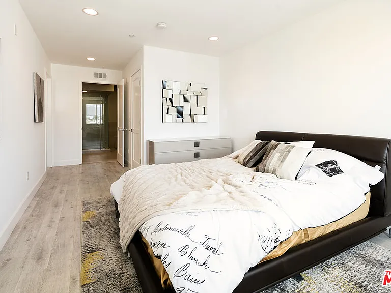 118 S Kenwood St #506 — Photo 15