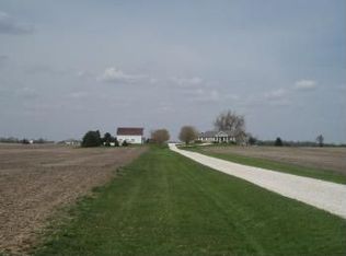 15669 Lindgren Rd, Sycamore, IL 60178