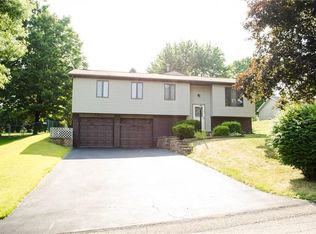 309 Fayette Dr, Cranberry Township, PA 16066