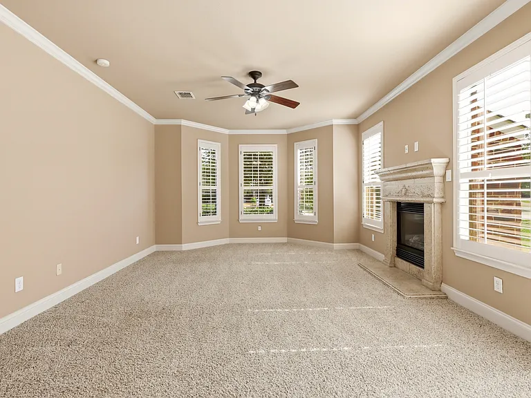 627 Seymour Dr — Photo 18