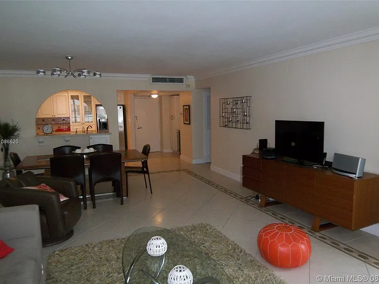 5151 Collins Ave #1030 — Photo 9