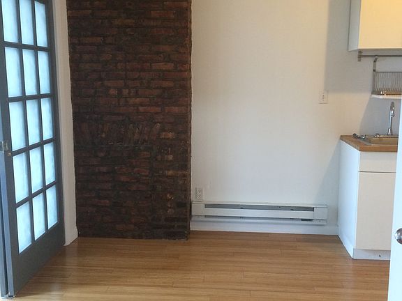 3rd image of 36 Wilson Ave APT 2r