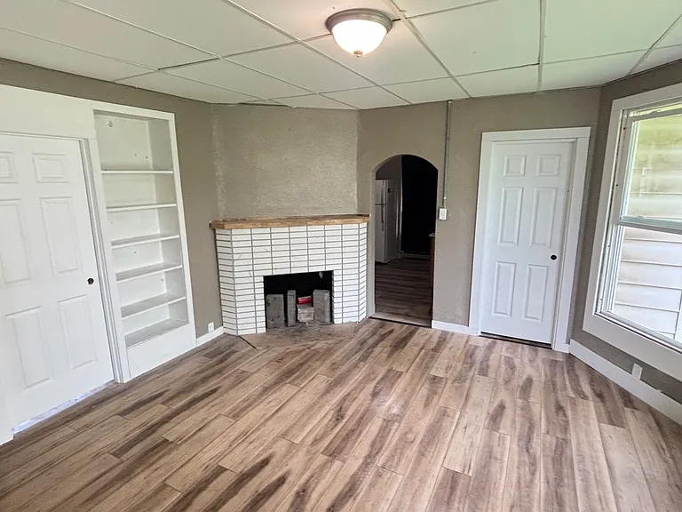 Family Room - Remodeled - New Flooring - Paint etc.