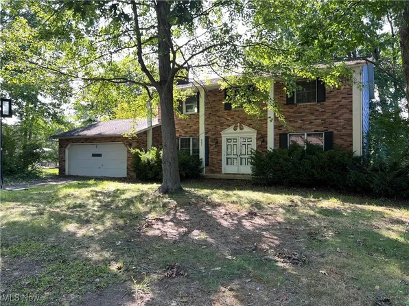 521 Trelake Dr, Canal Fulton, OH 44614