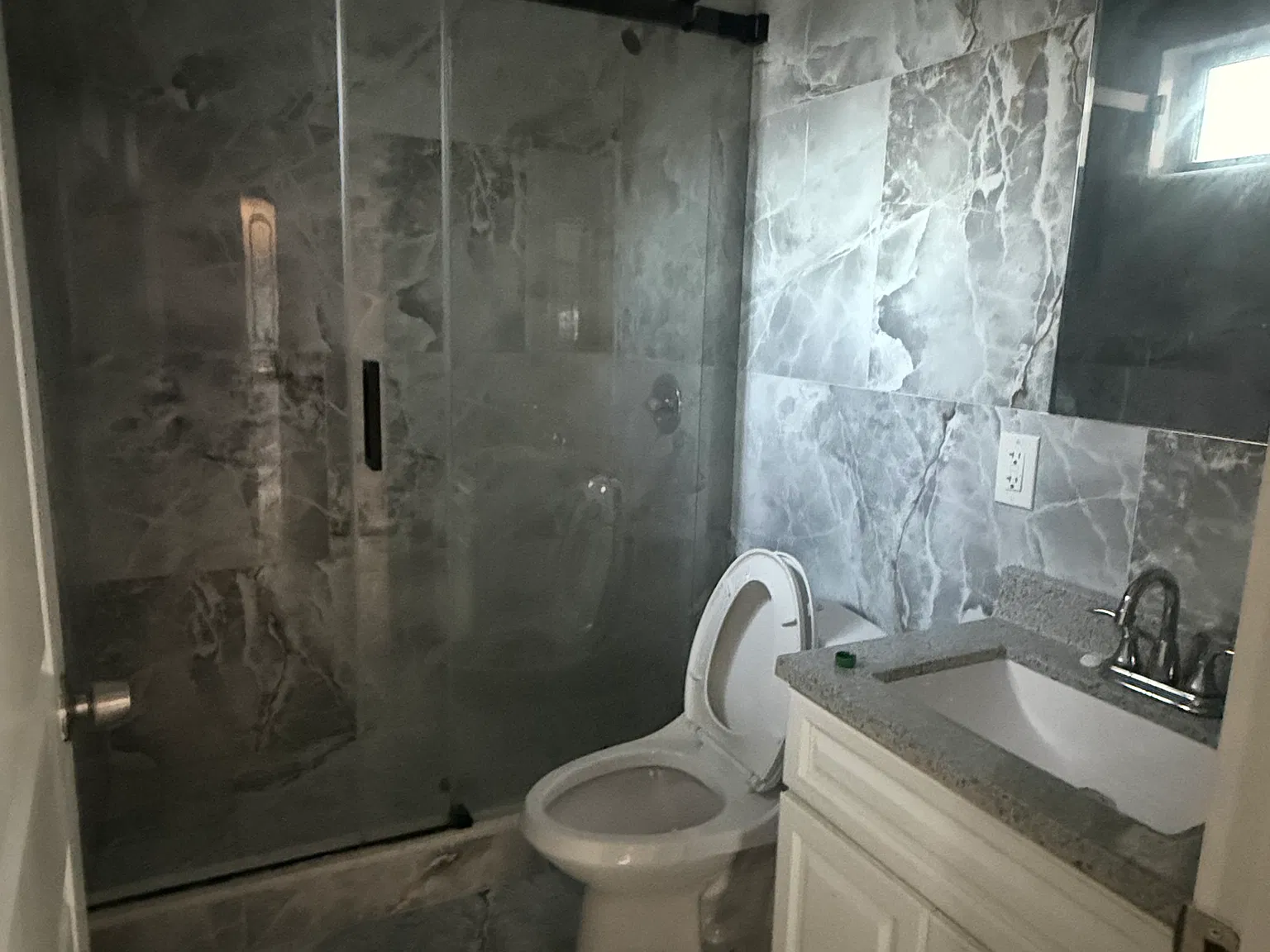3 bed, $3,500 — Photo 3