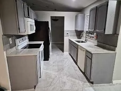 4 bed, 2.0 bath, 1835 sqft, $1,950 — Photo 2