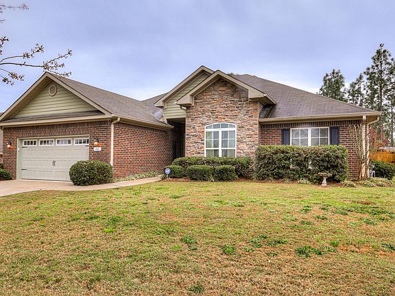 2nd image of 700 Wickham Dr