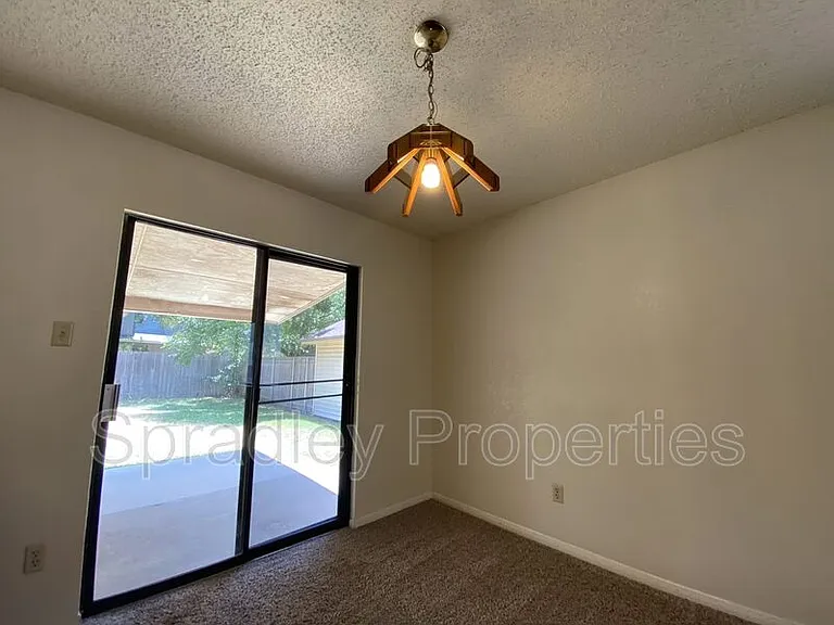 4801 Stone Ridge Dr — Photo 10