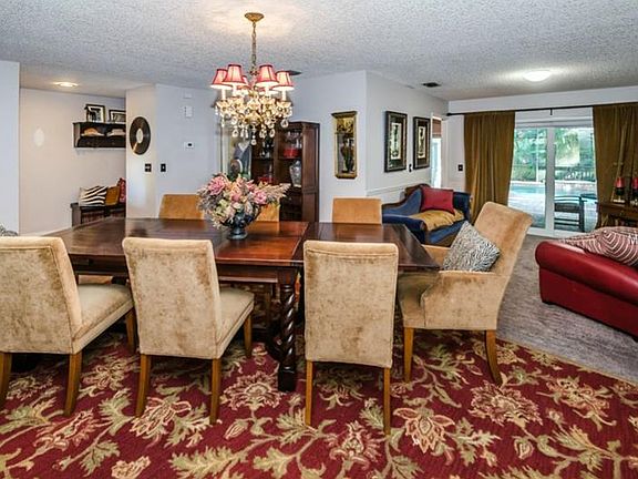 4th image of 12 Villa Ct