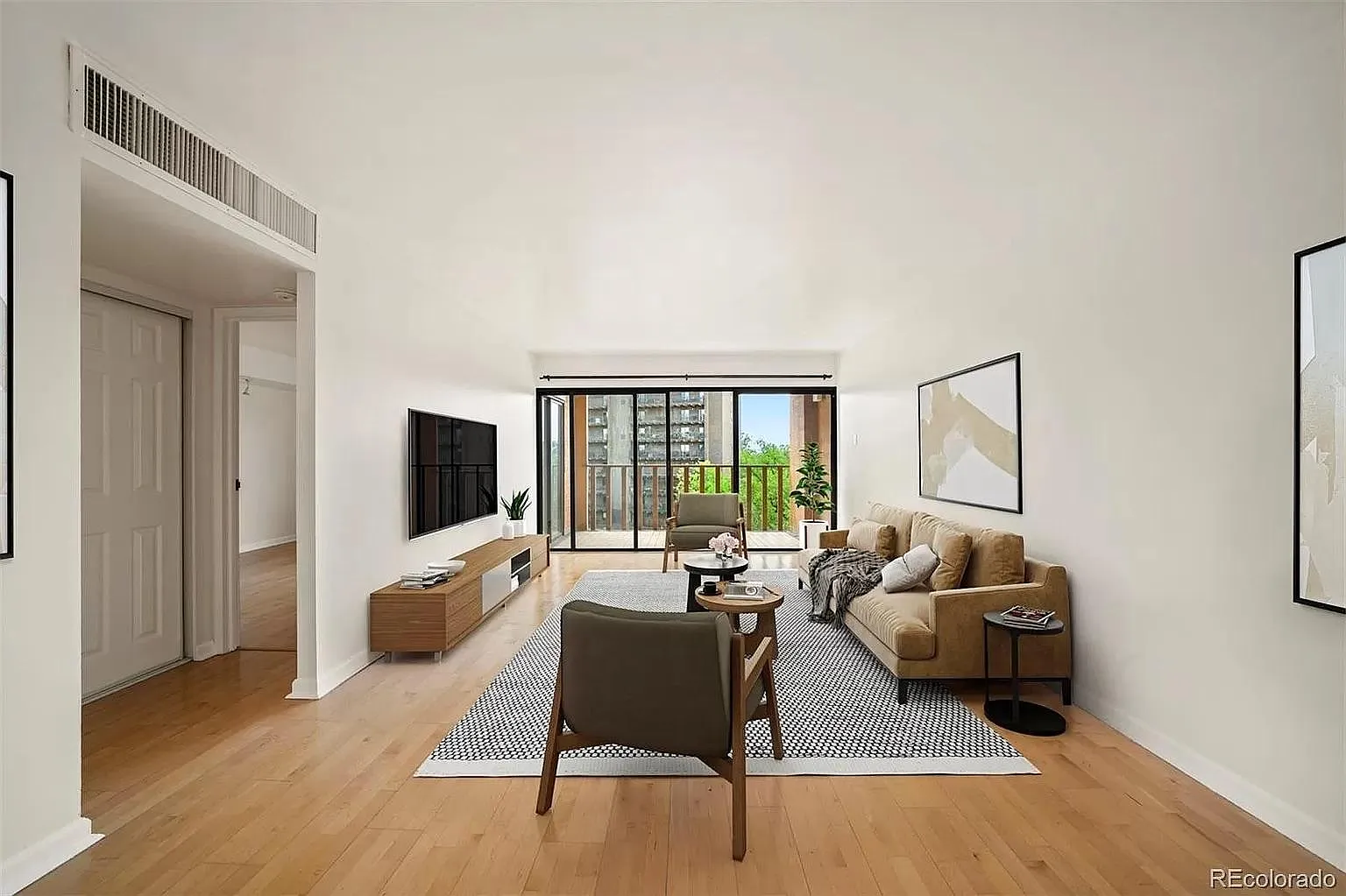 400 S Lafayette St — Photo 3