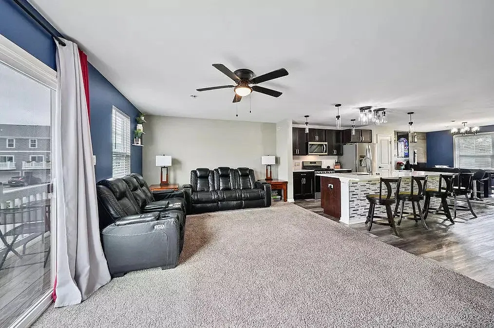 10719 Violette Way — Photo 3