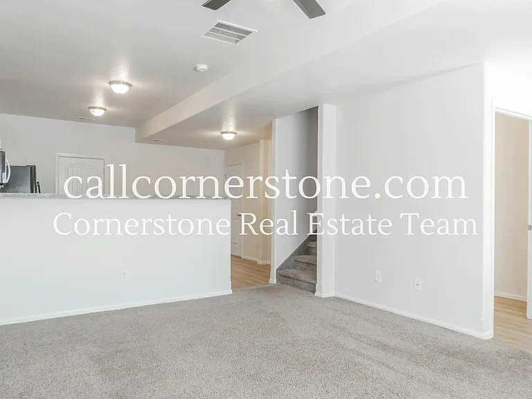 2138 Phillips Aly — Photo 5