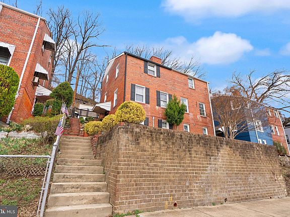 3rd image of 3707 Kemper Rd