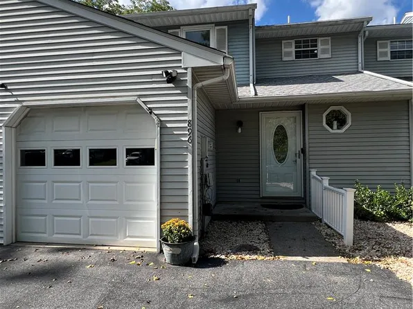 896 Briarstone Rd, Bethlehem, PA 18017