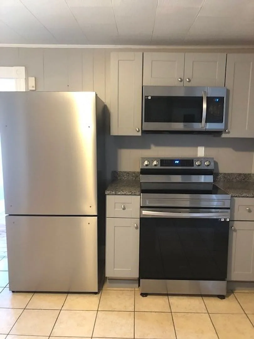 3 Bedroom Apartment - 1st Floor Unit — Photo 2