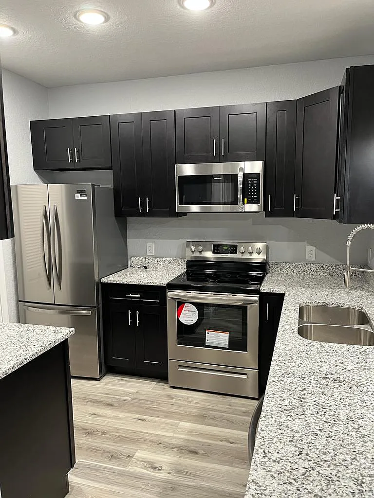 4 bed, 1372 sqft, $2,500 — Photo 1
