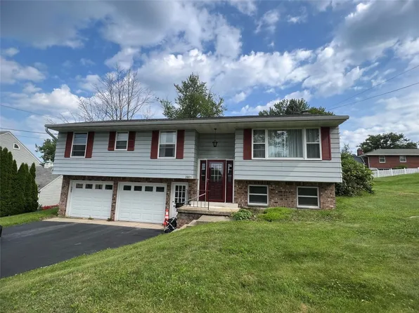 3661 Country Club Rd, Endicott, NY 13760