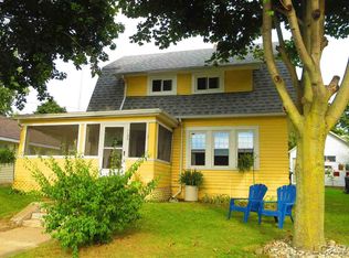 1120 Lakeview Dr, Brooklyn, MI 49230