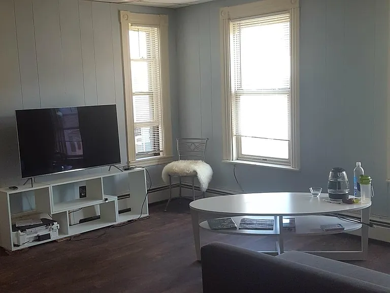 26 Clifton St #2 — Photo 5
