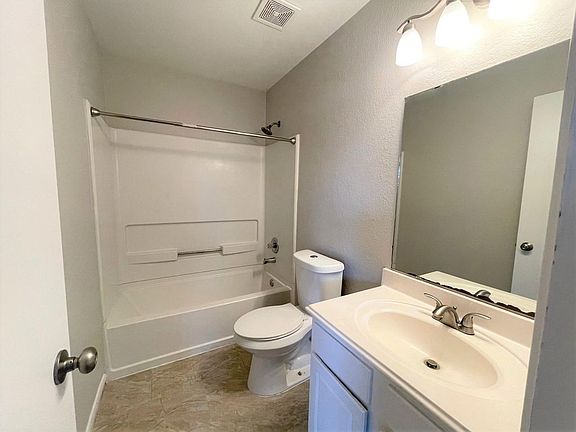 5th image of 15406 Bay Lodge Ln