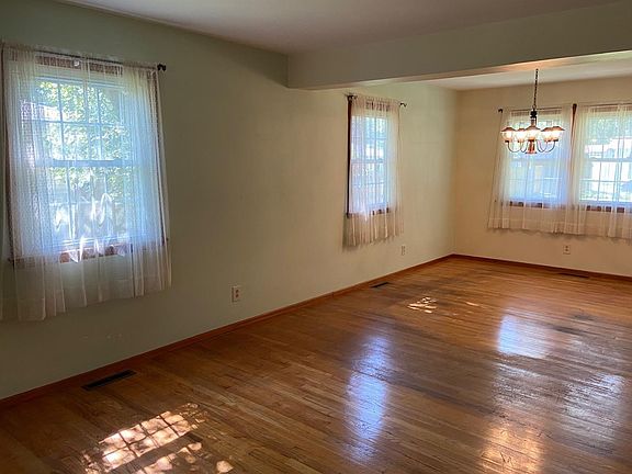 5th image of 5411 Redwood Ave