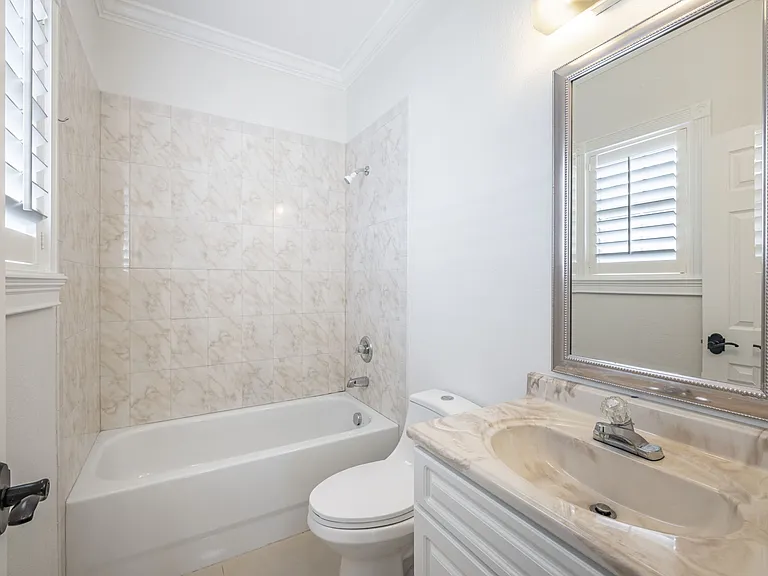 2323 W Cherry St — Photo 15