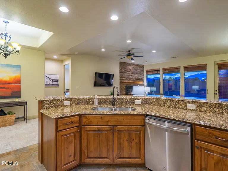 2212 Chippenham Ct — Photo 53