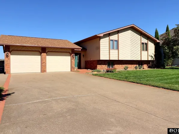 5101 Ventura Dr, Fremont, NE 68025
