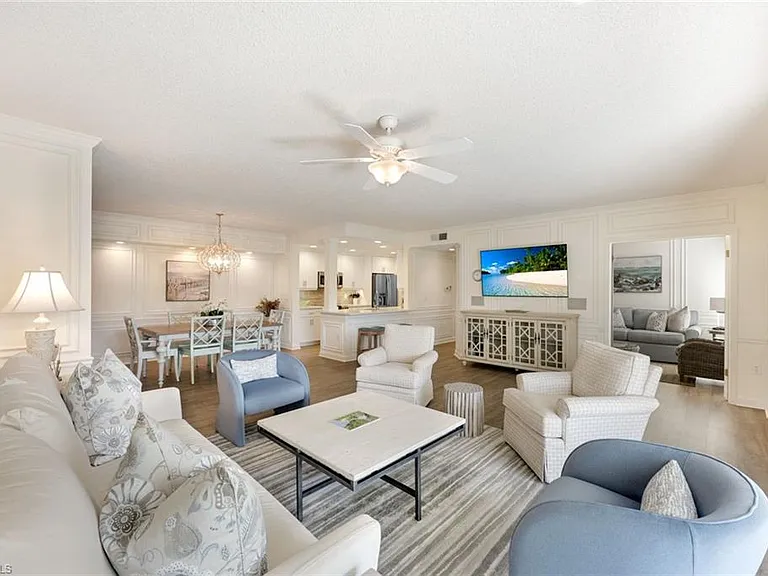 797 Willowbrook Dr #203 — Photo 3