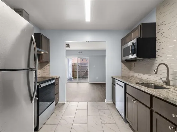 6903 E Tanners Creek Dr, Norfolk, VA 23513