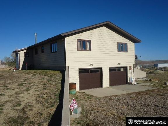 3rd image of 594 Meadow Dr